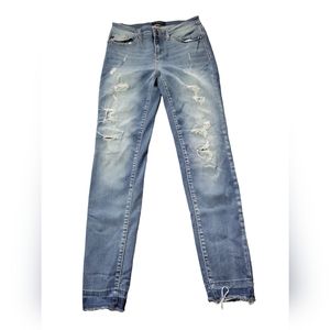 Judy Blue Jeans size 7/28 skinny leg distressed